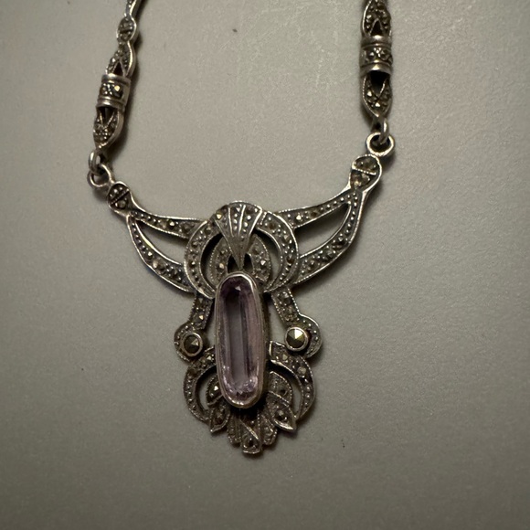 Jewelry - Elegant sterling silver and amethyst necklace. Rare and antique